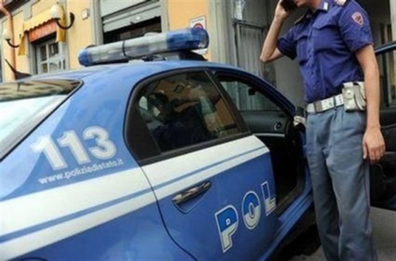 polizia-auto1g.jpg