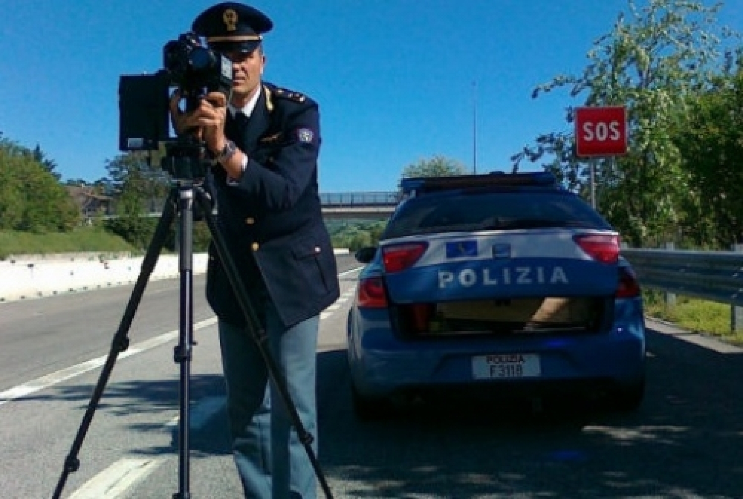 Polizia stradale autovelox.jpg